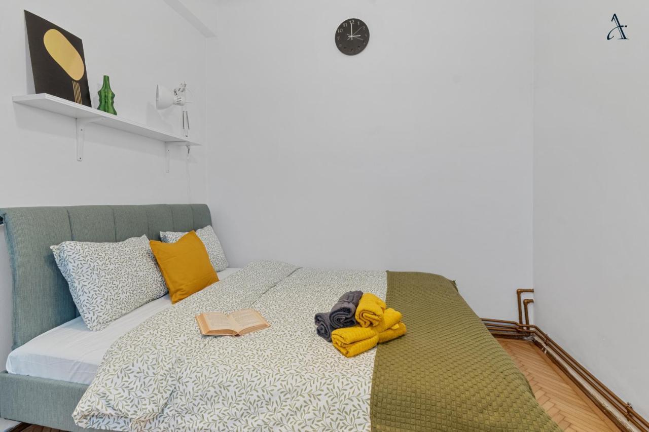 11 Apartments Bucharest Exterior photo